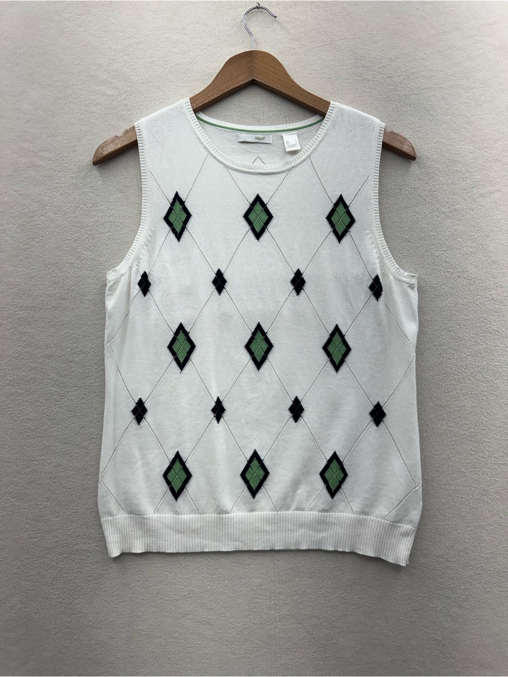 Liz Claiborne Golf Women’s Large Argyle Diamond Print Lightweight Sweater Vest